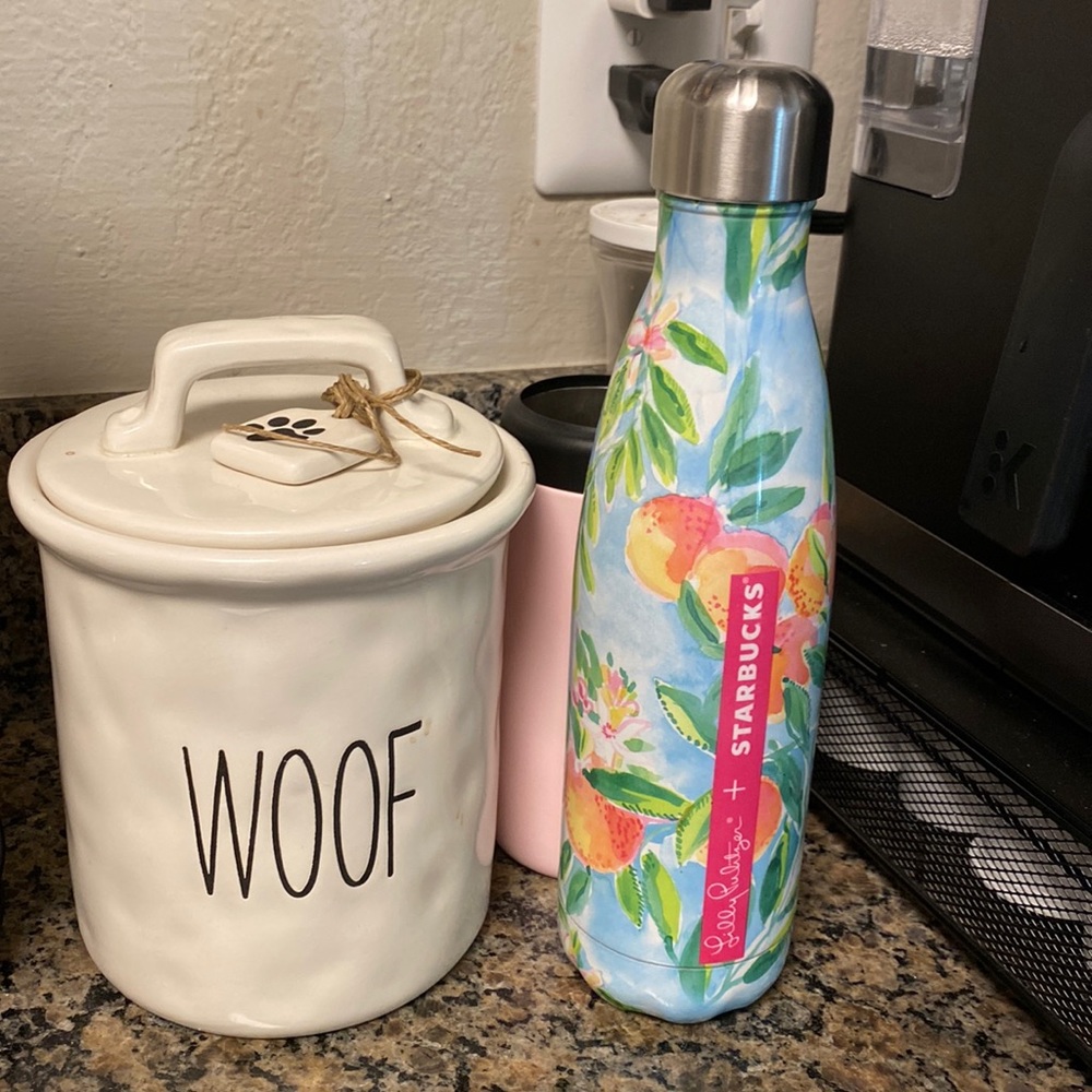 Lilly Pulitzer Swell bottle 17 fl. Oz. 🍊Fresh Squeezed🍊